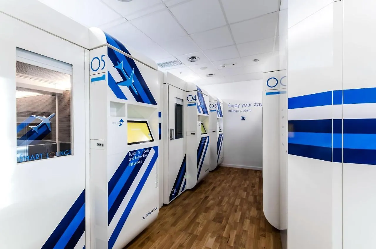 Capsule hotel Resting Pods - Zzzleepandgo Modlin Airport Wmi Hotel Nowy Dwor Mazowiecki Poland